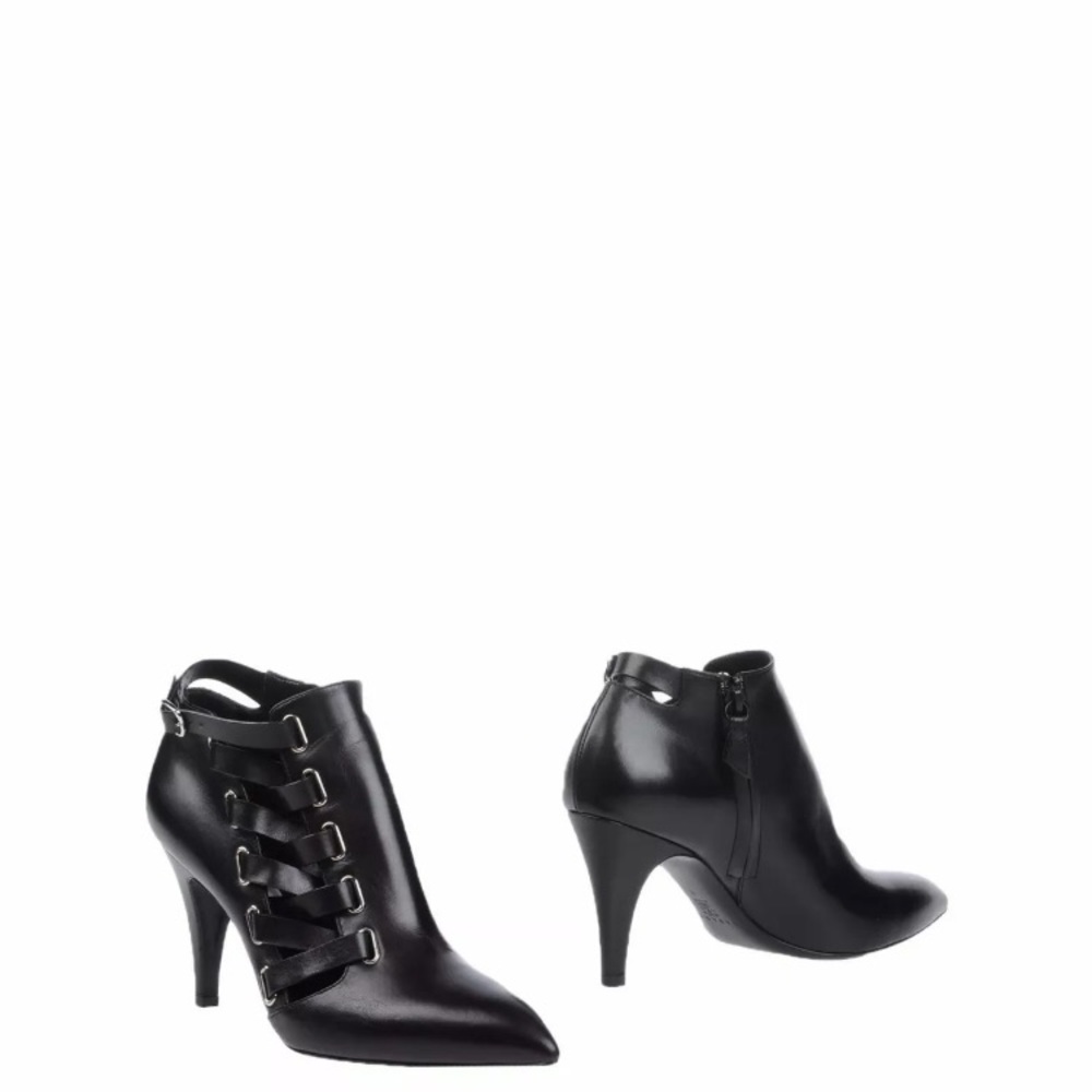 Casadei Leather Black Ankle Booties Sz 7.5 US / 38 EU